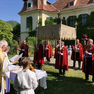 Fronleichnam unter schönem Himmel