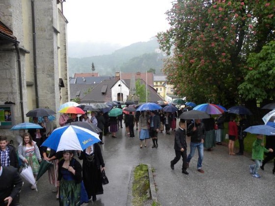 Firmung in St. Gallen / P. Ulrich Diel OSB Abt Bruno spendet unseren Jugendlichen das Sakrament der Firmung