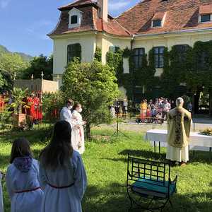 Fronleichnam unter schönem Himmel