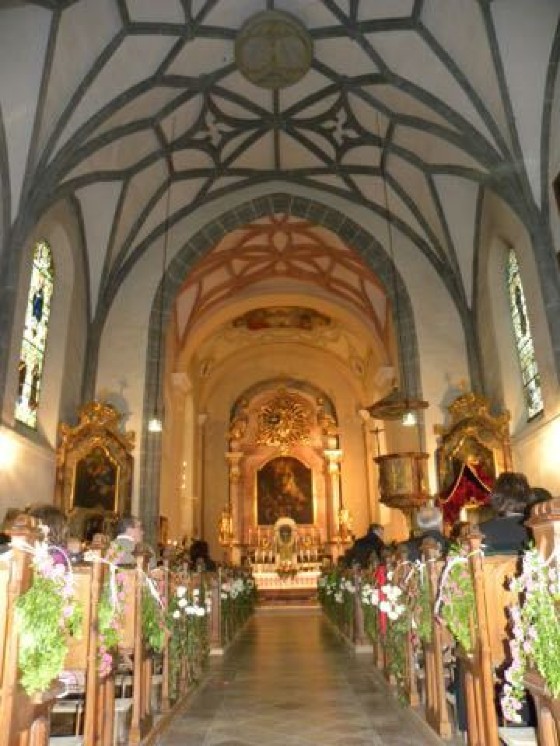 Firmung in St. Gallen / P. Ulrich Diel OSB Abt Bruno spendet unseren Jugendlichen das Sakrament der Firmung